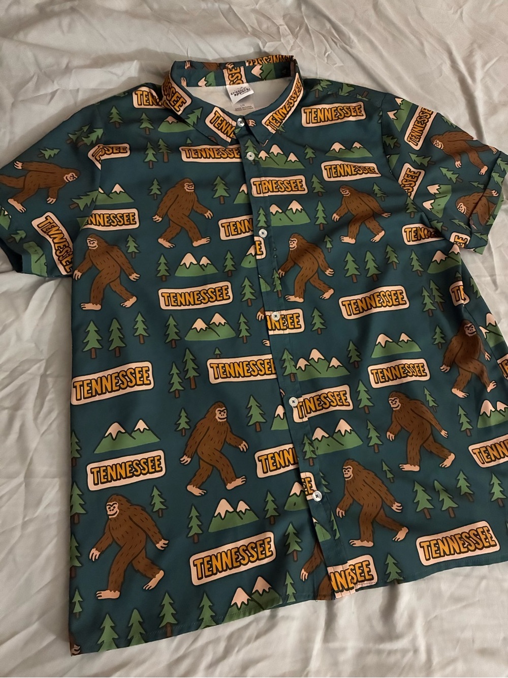 Tennessee Sasquatch Short Sleeve Button-Up Shirt - Green